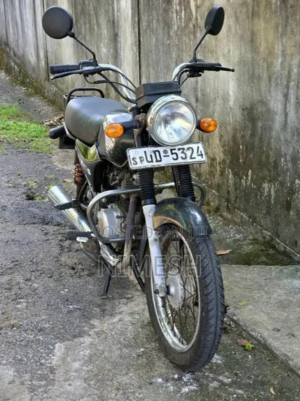 Bajaj Boxer 2008 Motorbike (Used)