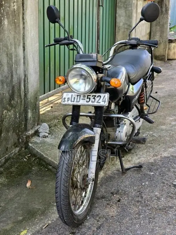 Bajaj Boxer 2008 Motorbike (Used)