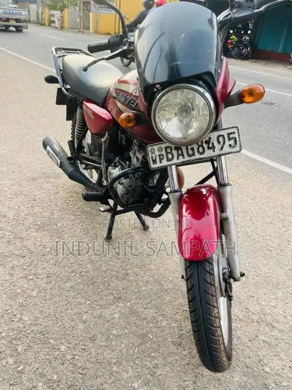 Bajaj Boxer 2012 Motorbike (Used)