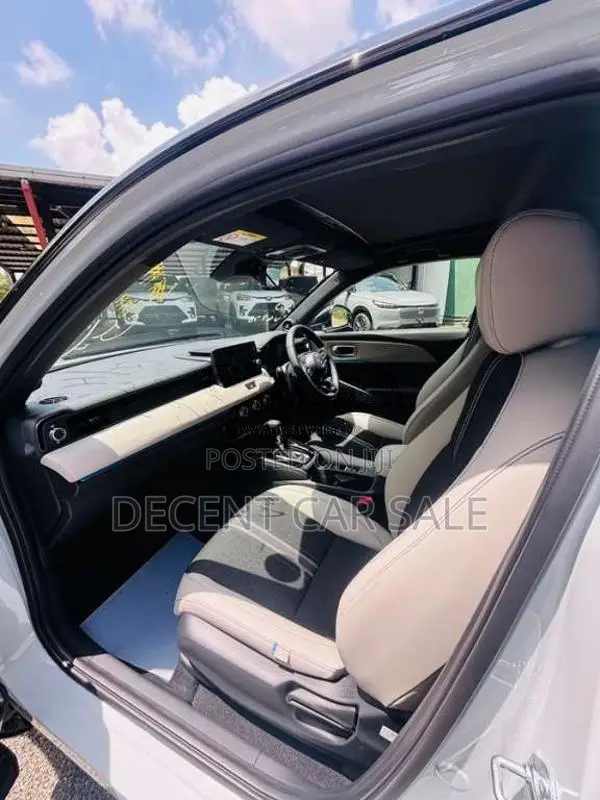 Honda Vezel Z Play 2025 SUV Brand New