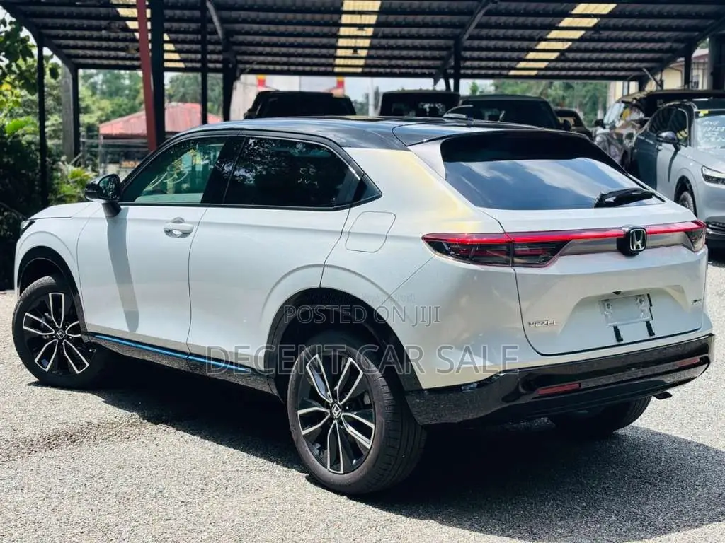 Honda Vezel Z Play 2025 SUV Brand New