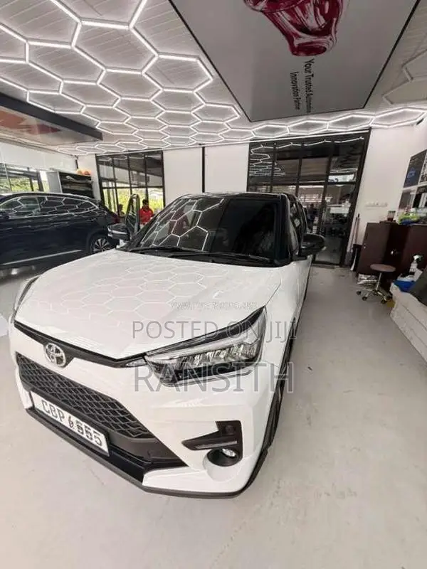 Toyota Raize 2025 SUV (Used)