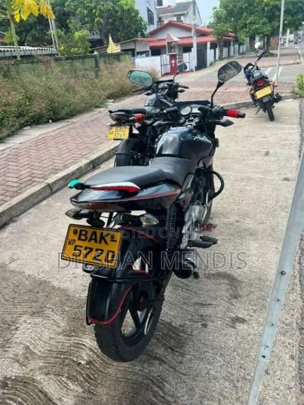 Bajaj Pulsar 2013 Motorbike (Used)