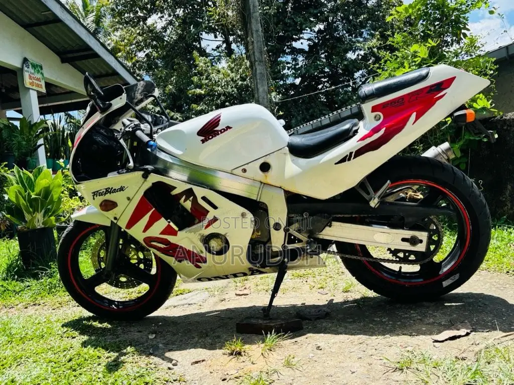 Honda CBR 2010 Motorbike (Used)
