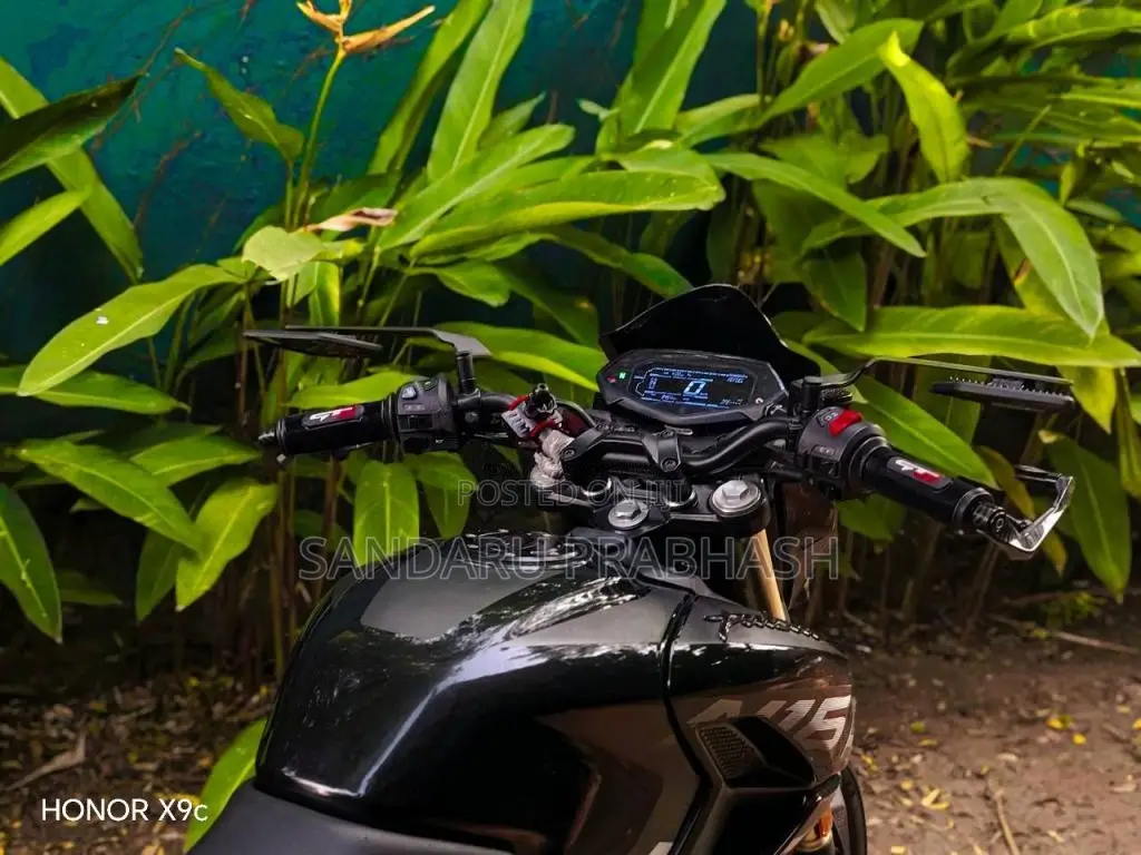 Bajaj Pulsar 2025 Motorbike (Used)