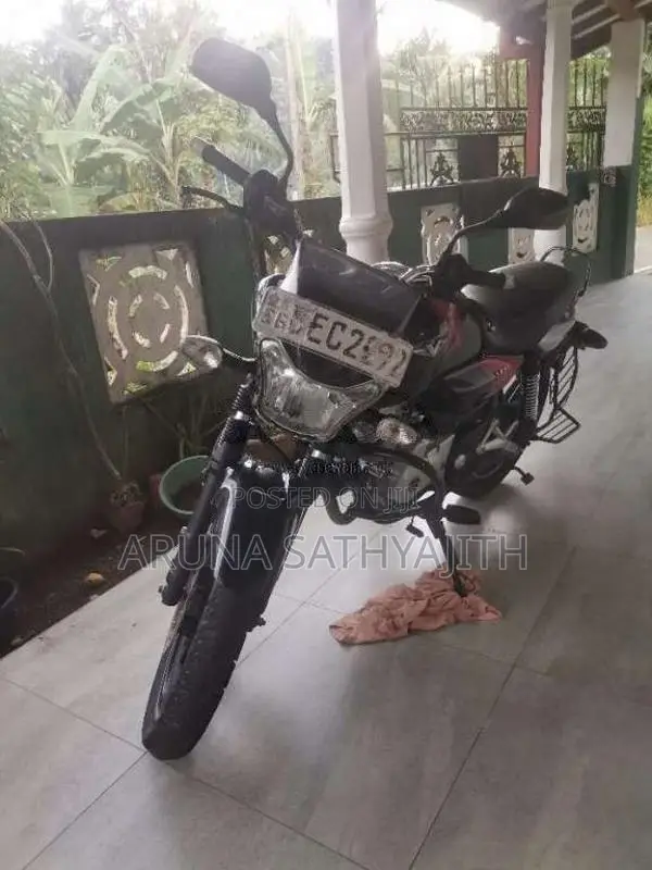 Bajaj V15 2016 Motorbike (Used)