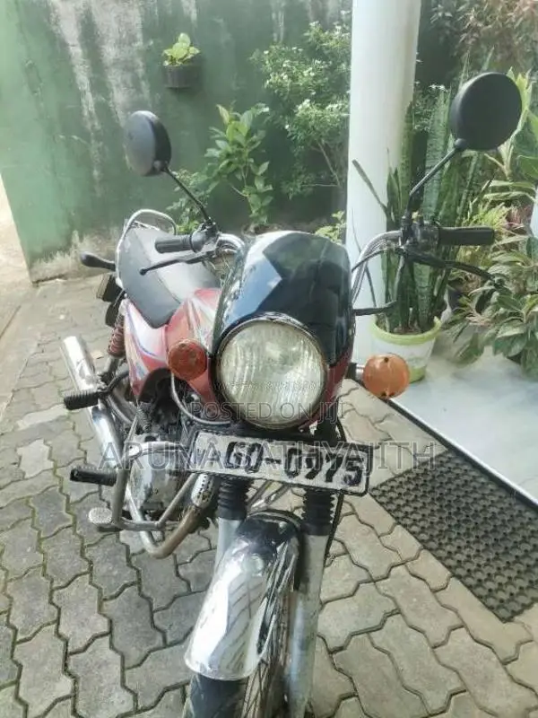 Bajaj Boxer 2002 Motorbike (Used)
