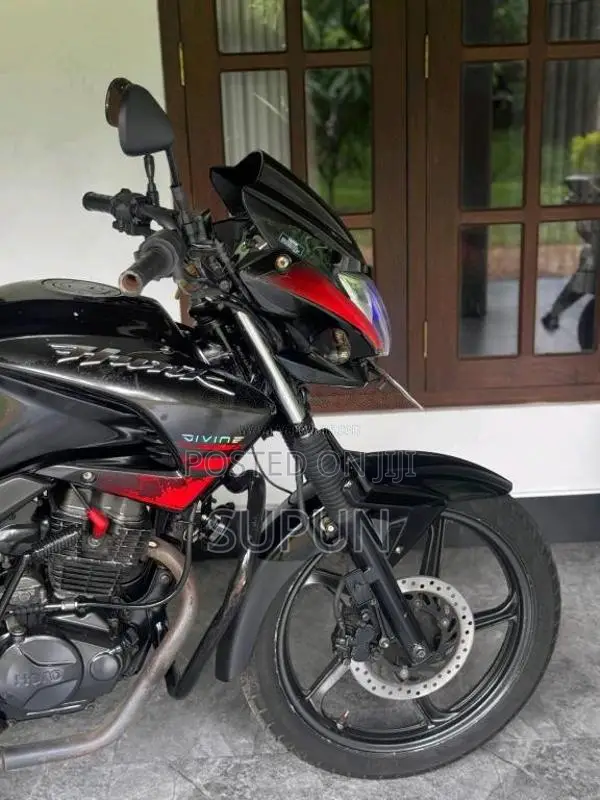 Hero Hunk 2016 Motorbike (Used)