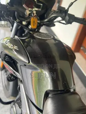Hero Hunk 2016 Motorbike (Used)