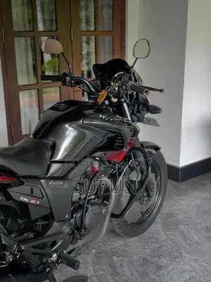 Hero Hunk 2016 Motorbike (Used)
