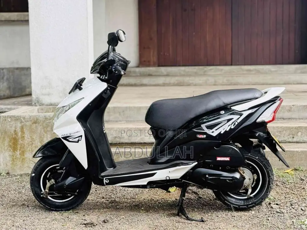 Honda Dio 2015 Motorbike (Used)