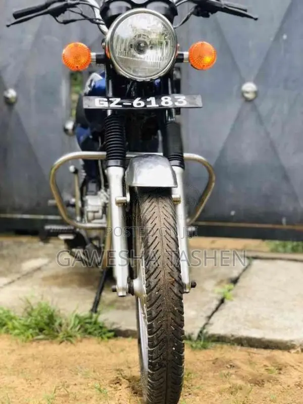 Bajaj Boxer 2002 Motorbike (Used)