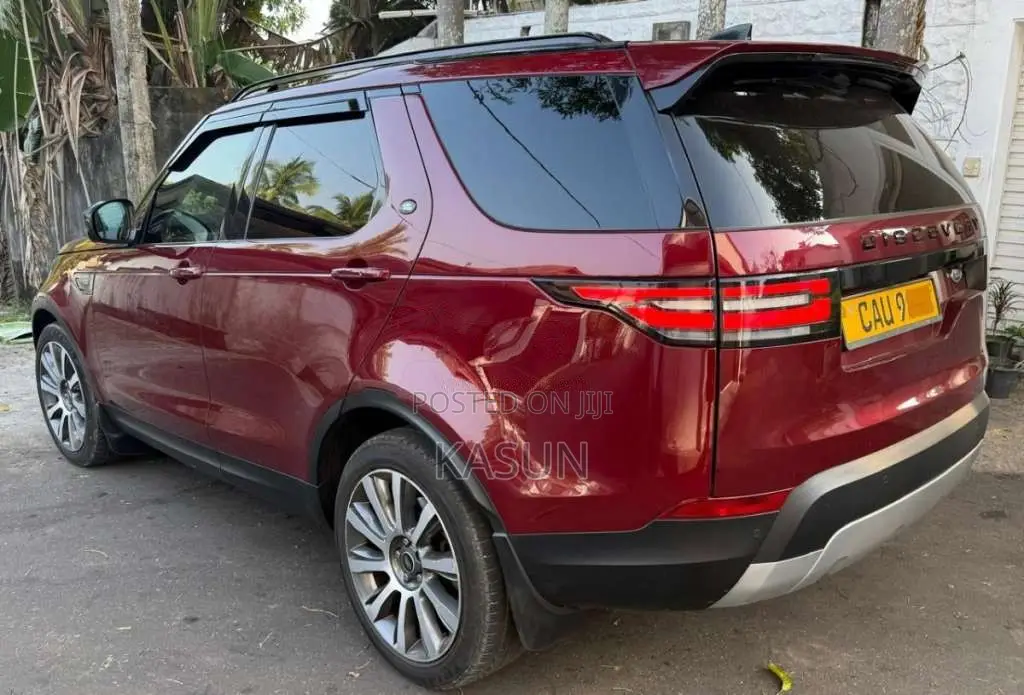 Land-Rover Discovery 5 2017 SUV (Used)