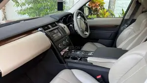 Land-Rover Discovery 5 2017 SUV (Used)