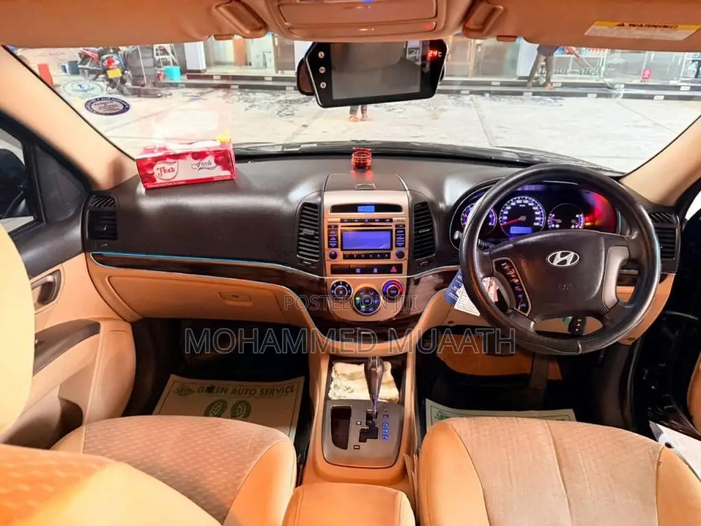 Hyundai Santa Fe 2011 SUV (Used)