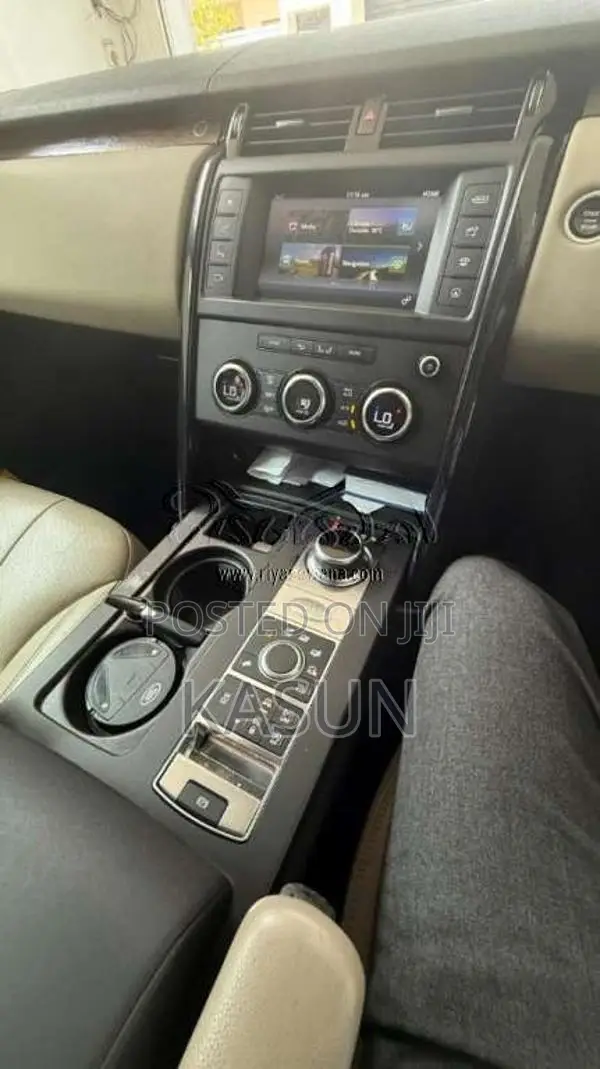 Land-Rover Discovery 5 2017 SUV (Used)