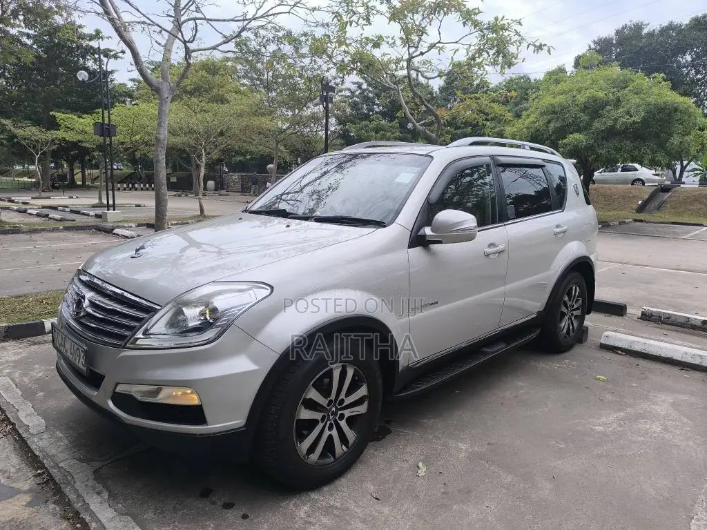 Micro Rexton 2014 SUV (Used)