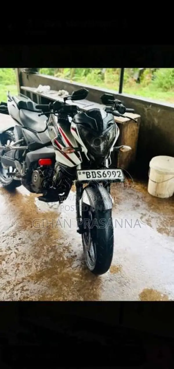 Bajaj Pulsar NS200 2016 Motorbike (Used)