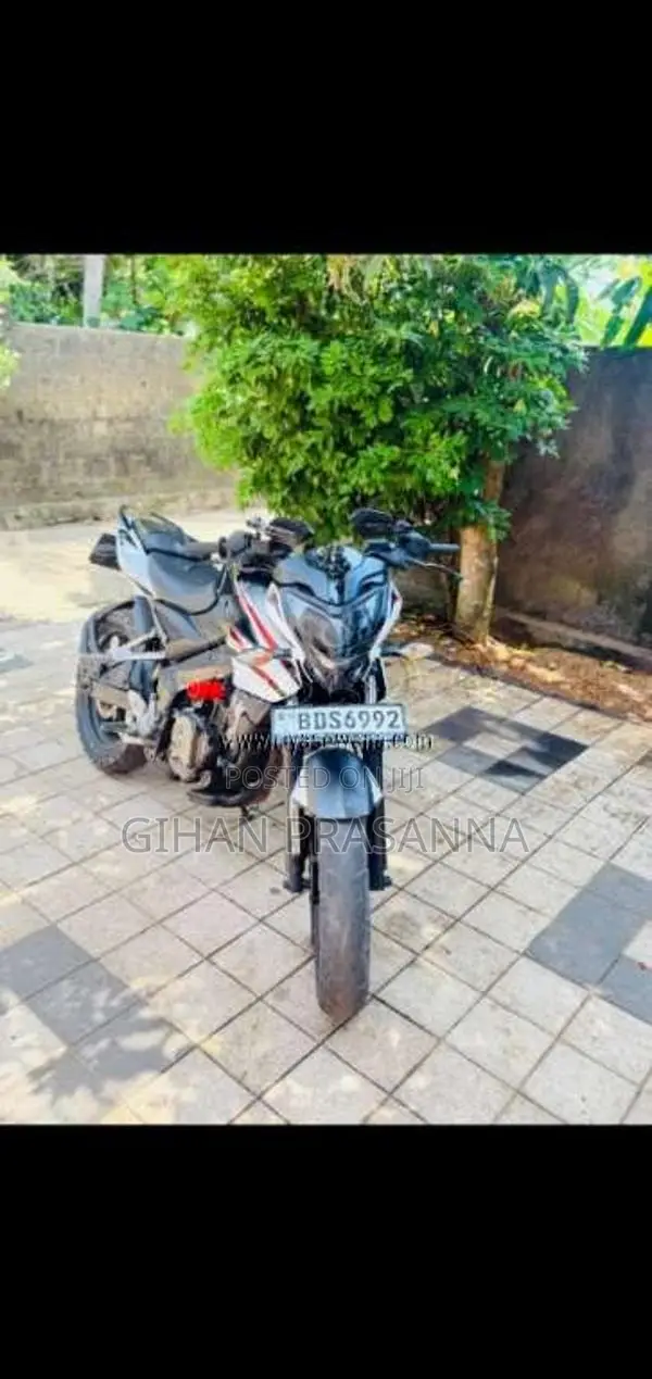 Bajaj Pulsar NS200 2016 Motorbike (Used)