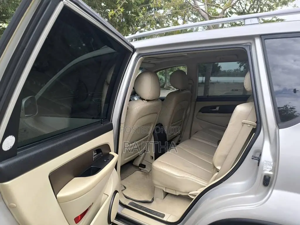 Micro Rexton 2014 SUV (Used)