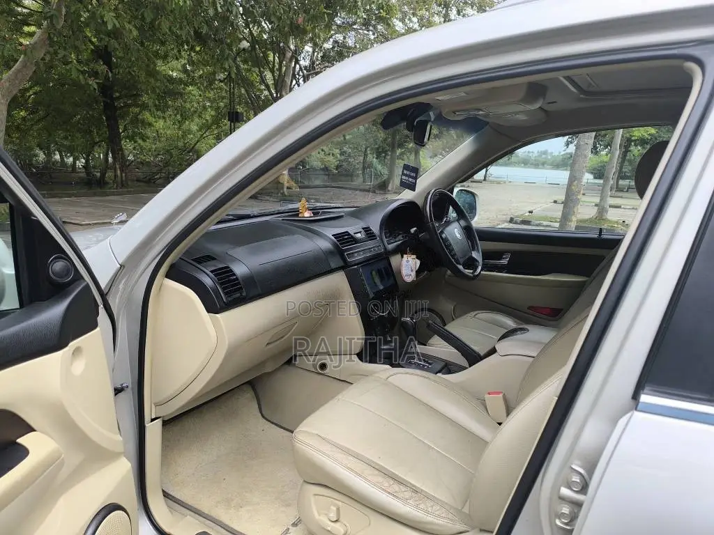 Micro Rexton 2014 SUV (Used)