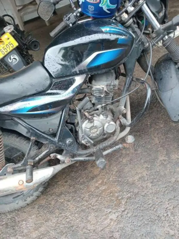 Bajaj Discover 100 2020 Motorbike (Used)