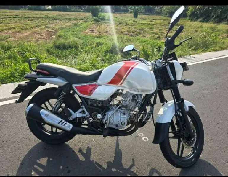 Bajaj V15 2016 Motorbike (Used)