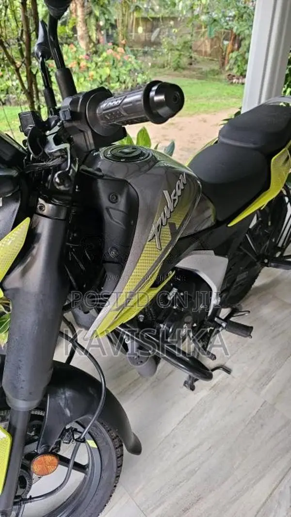 Bajaj Pulsar N125 2025 Motorbike (Used)