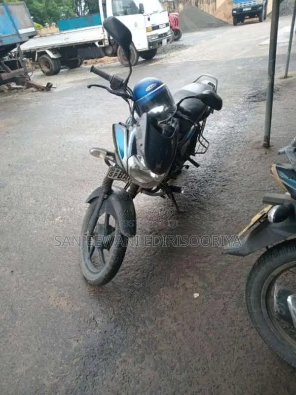 Bajaj Discover 100 2020 Motorbike (Used)