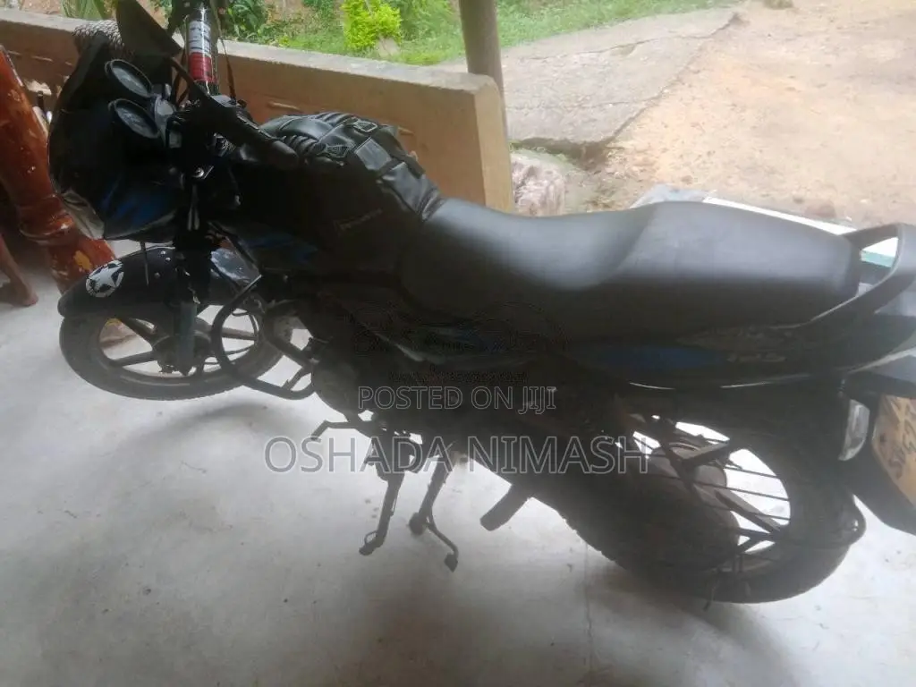 Bajaj Discover 2010 Motorbike (Used)
