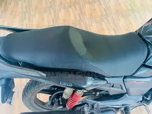 Hero Hunk 2015 Motorbike (Used)