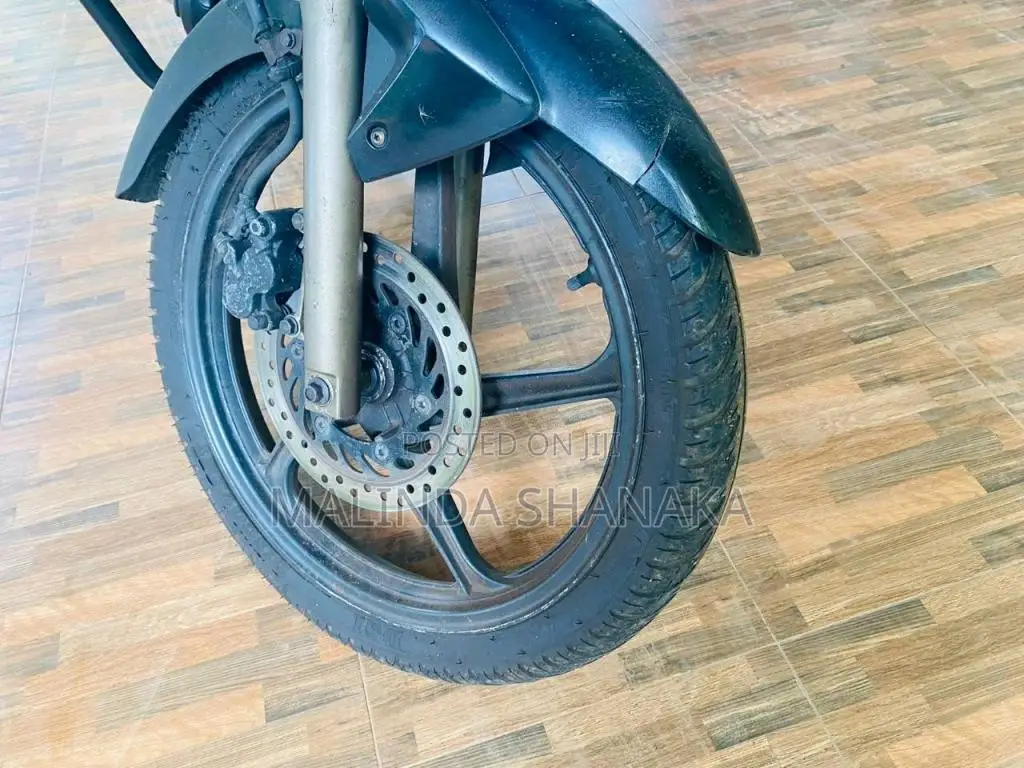 Hero Hunk 2015 Motorbike (Used)