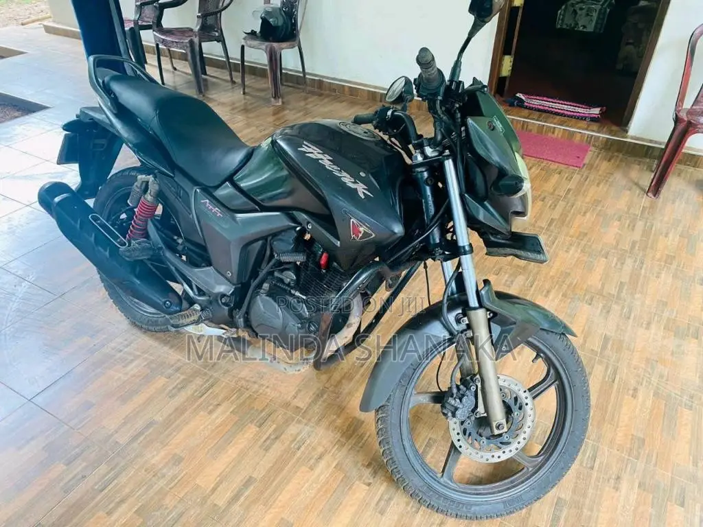 Hero Hunk 2015 Motorbike (Used)