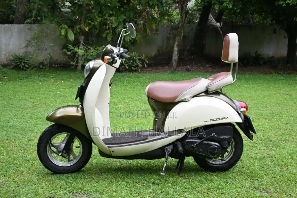 Honda Crea Scoopy 2014 Motorbike (Used)