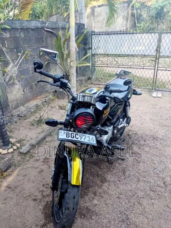 Bajaj V15 2018 Motorbike (Used)