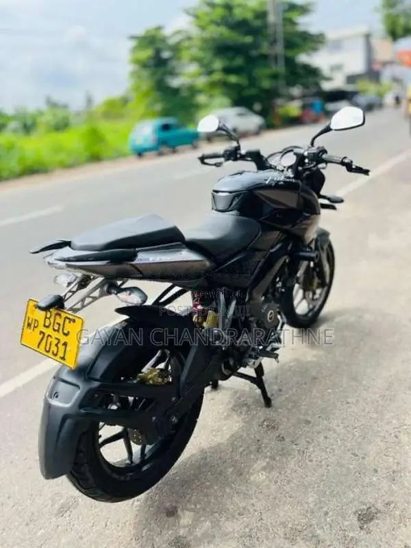 Bajaj Pulsar NS200 2017 Motorbike (Used)