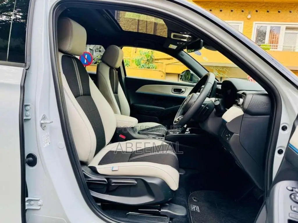 Honda Vezel Z Play Moonroof 2026 SUV Brand New