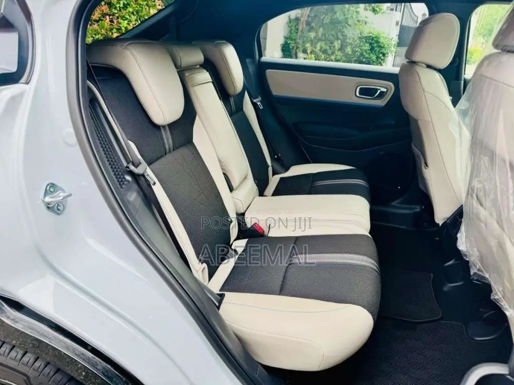 Honda Vezel Z Play Moonroof 2026 SUV Brand New