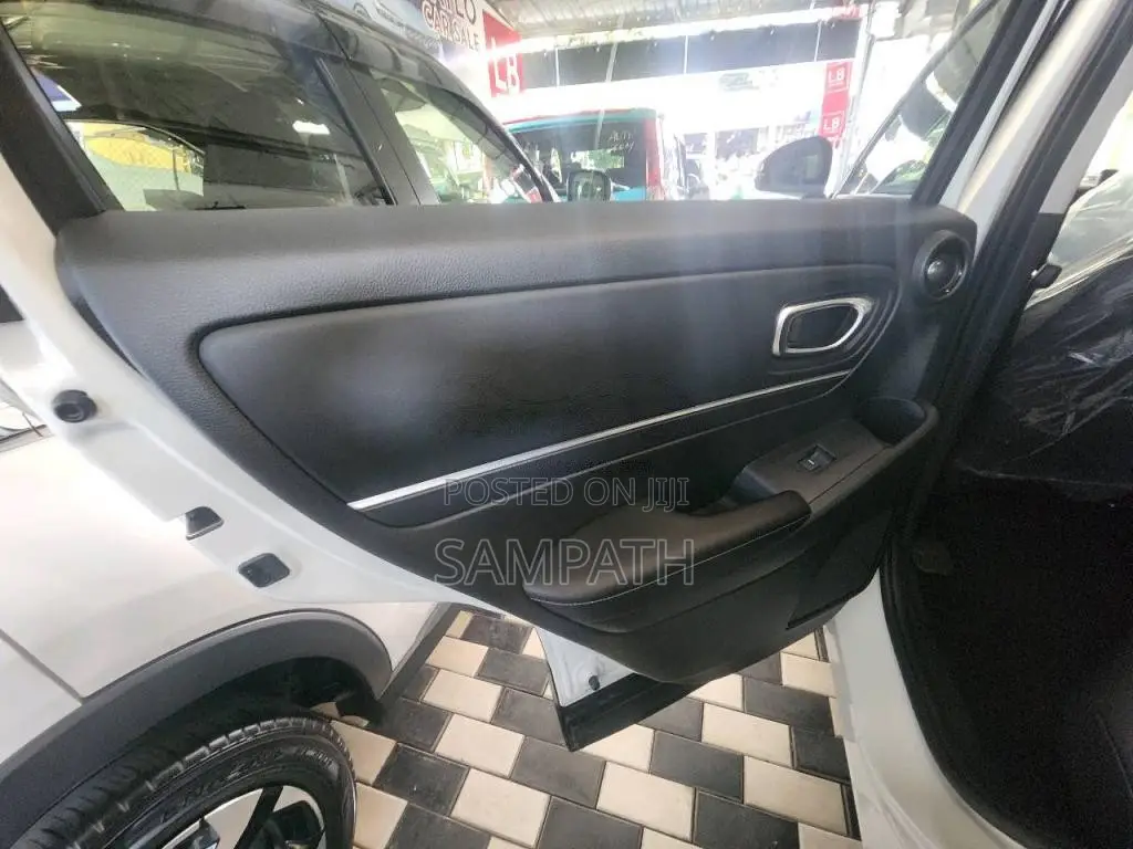 Honda Vezel Z Premium 2025 SUV Unregistered (Recondition)