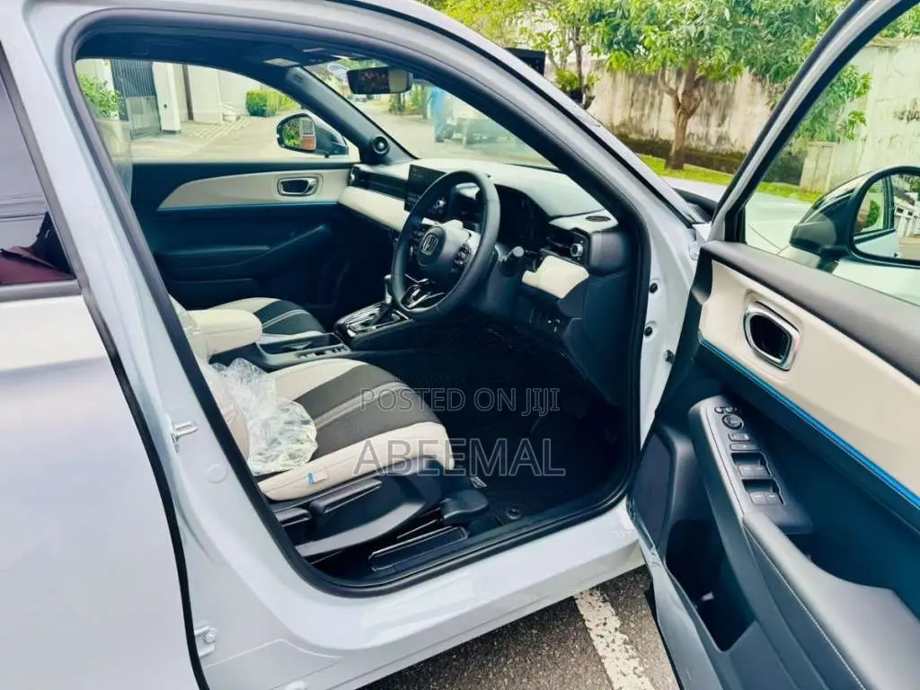 Honda Vezel Z Play Moonroof 2026 SUV Brand New
