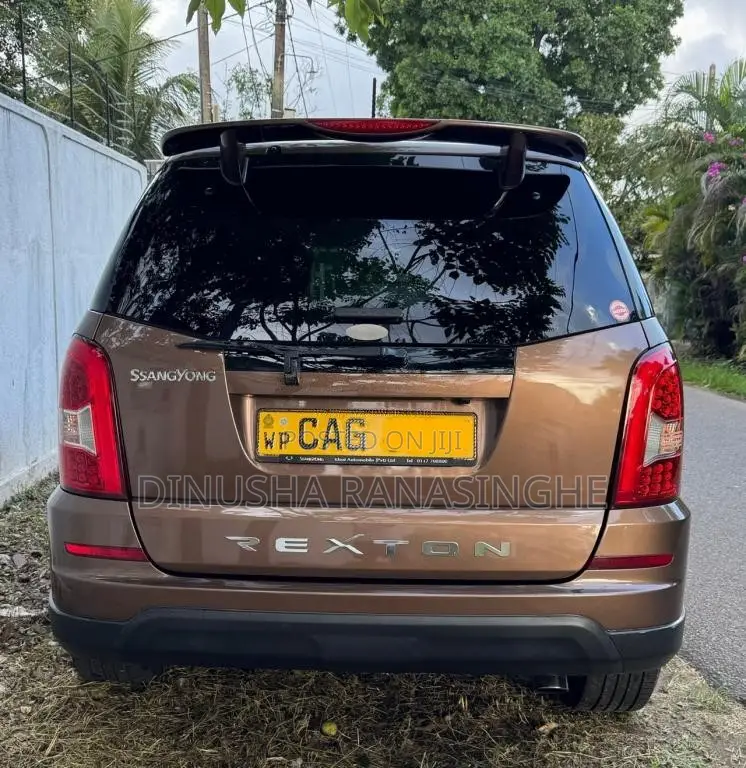 Micro Rexton 2015 SUV (Used)