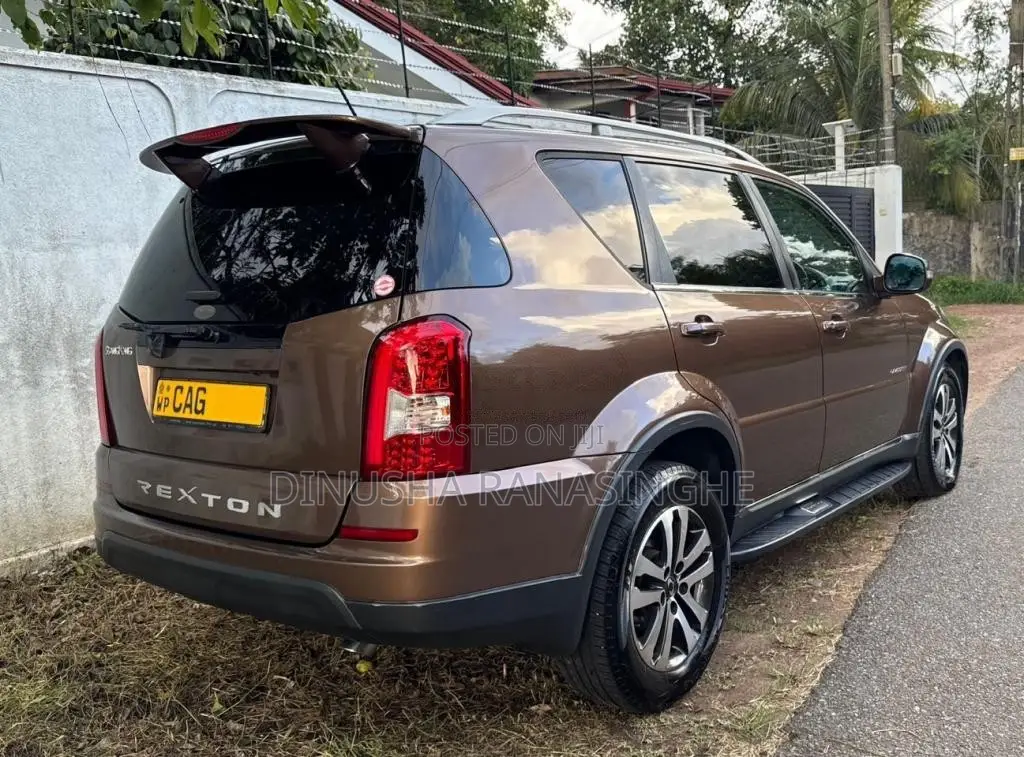 Micro Rexton 2015 SUV (Used)