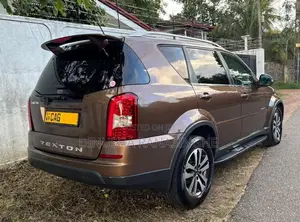 Micro Rexton 2015 SUV (Used)