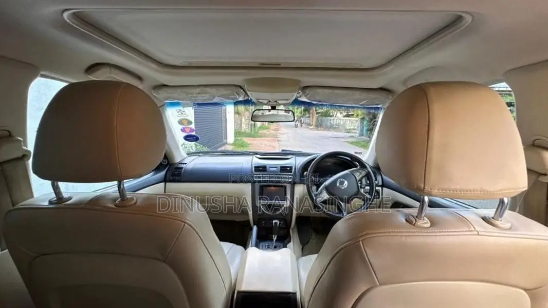 Micro Rexton 2015 SUV (Used)