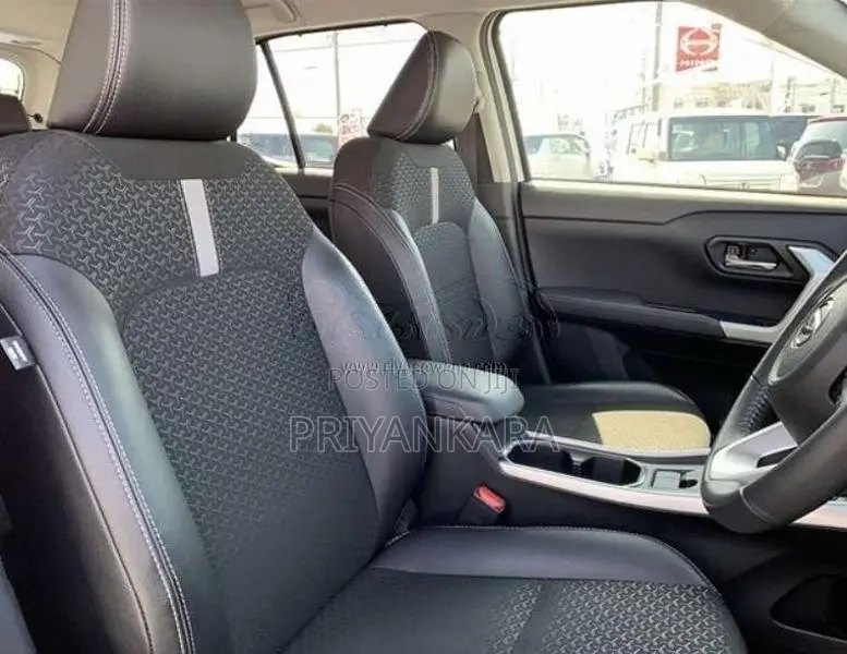 Daihatsu Rocky Hybrid 2025 SUV Unregistered (Recondition)