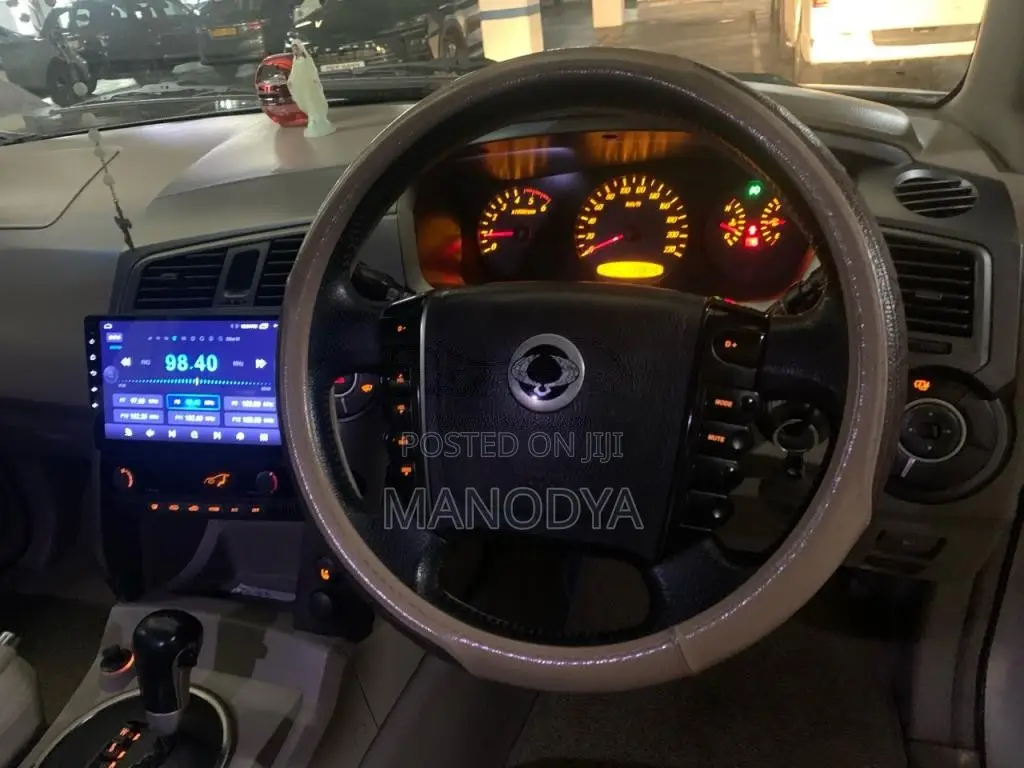 Micro Kyron 2010 SUV (Used)