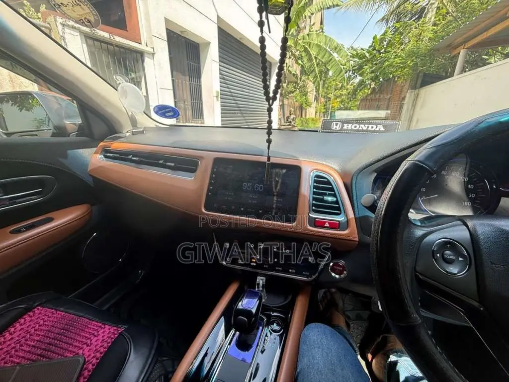 Honda Vezel 2014 SUV (Used)