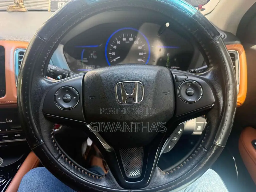 Honda Vezel 2014 SUV (Used)