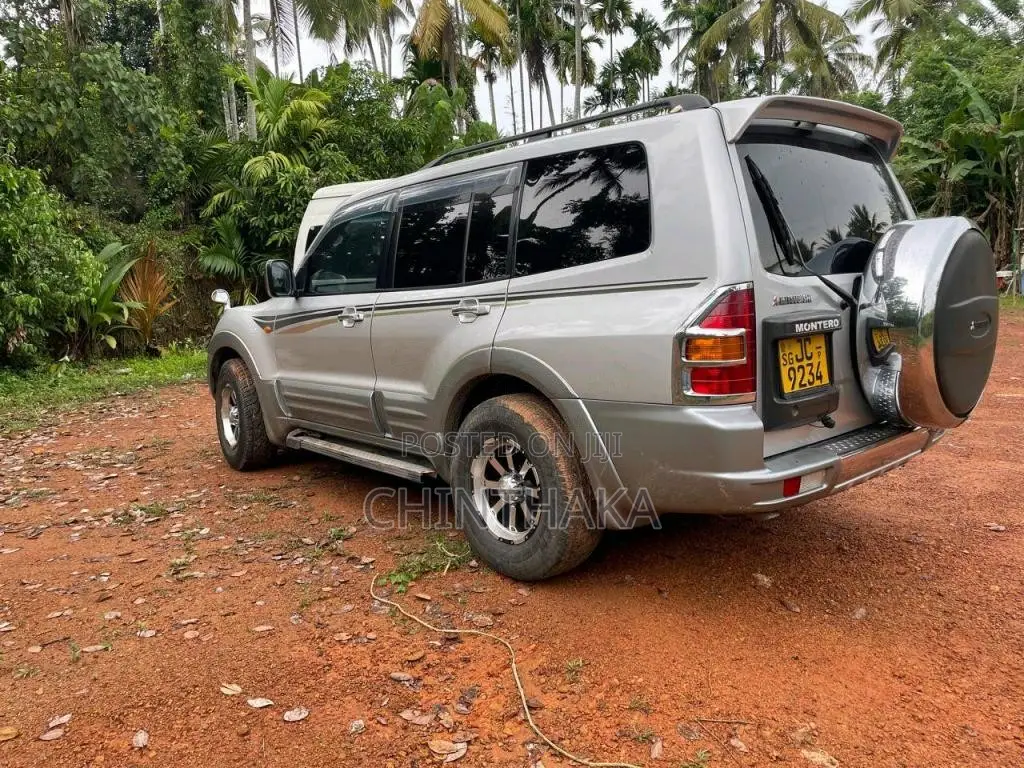 Mitsubishi Montero 2003 SUV (Used)
