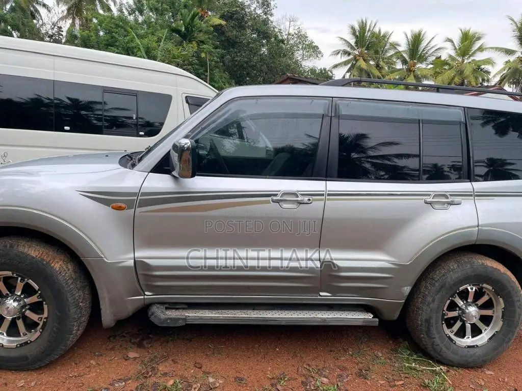 Mitsubishi Montero 2003 SUV (Used)